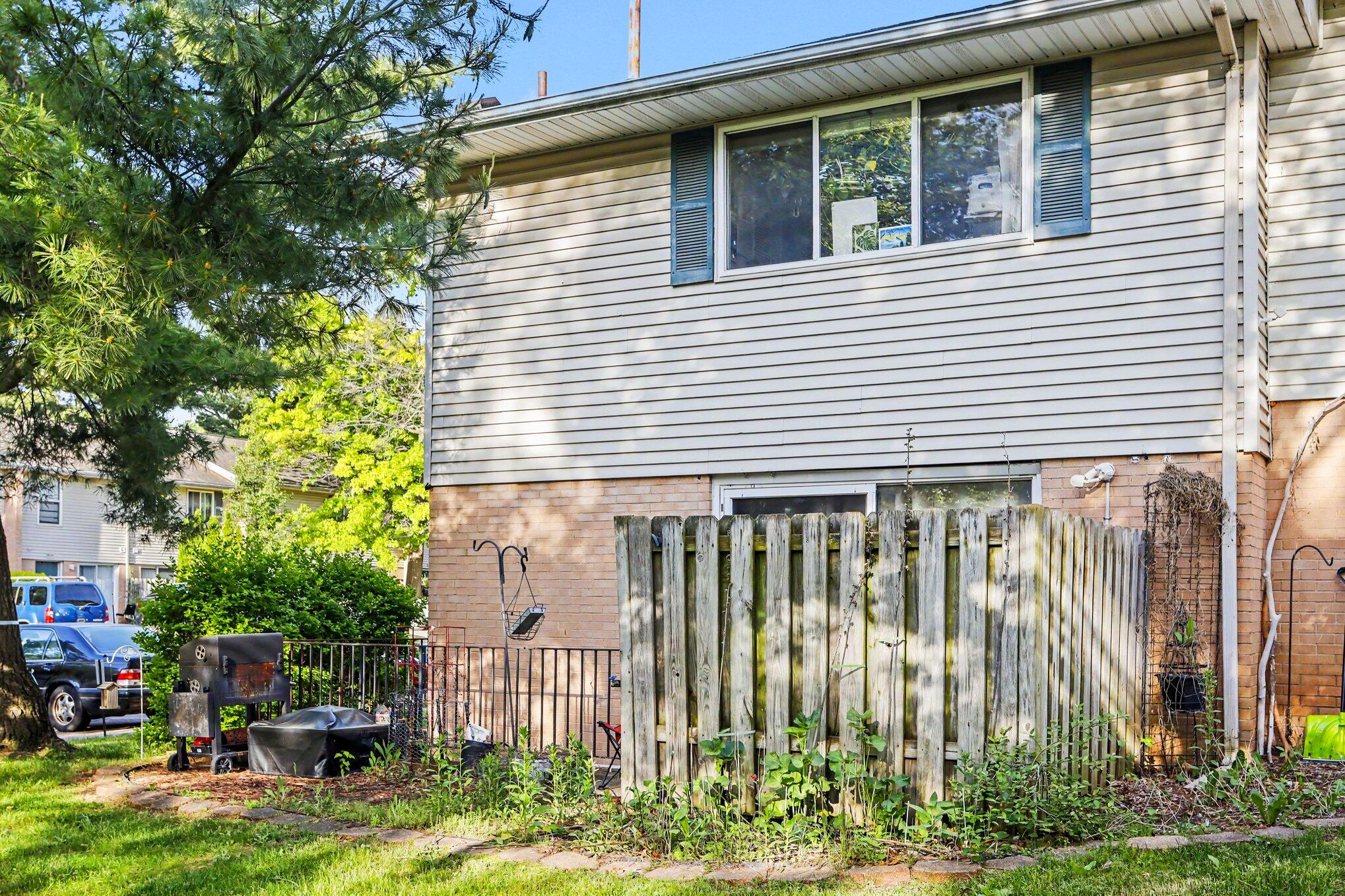 3621 Kenbrooke Court Kalamazoo MI 49006
