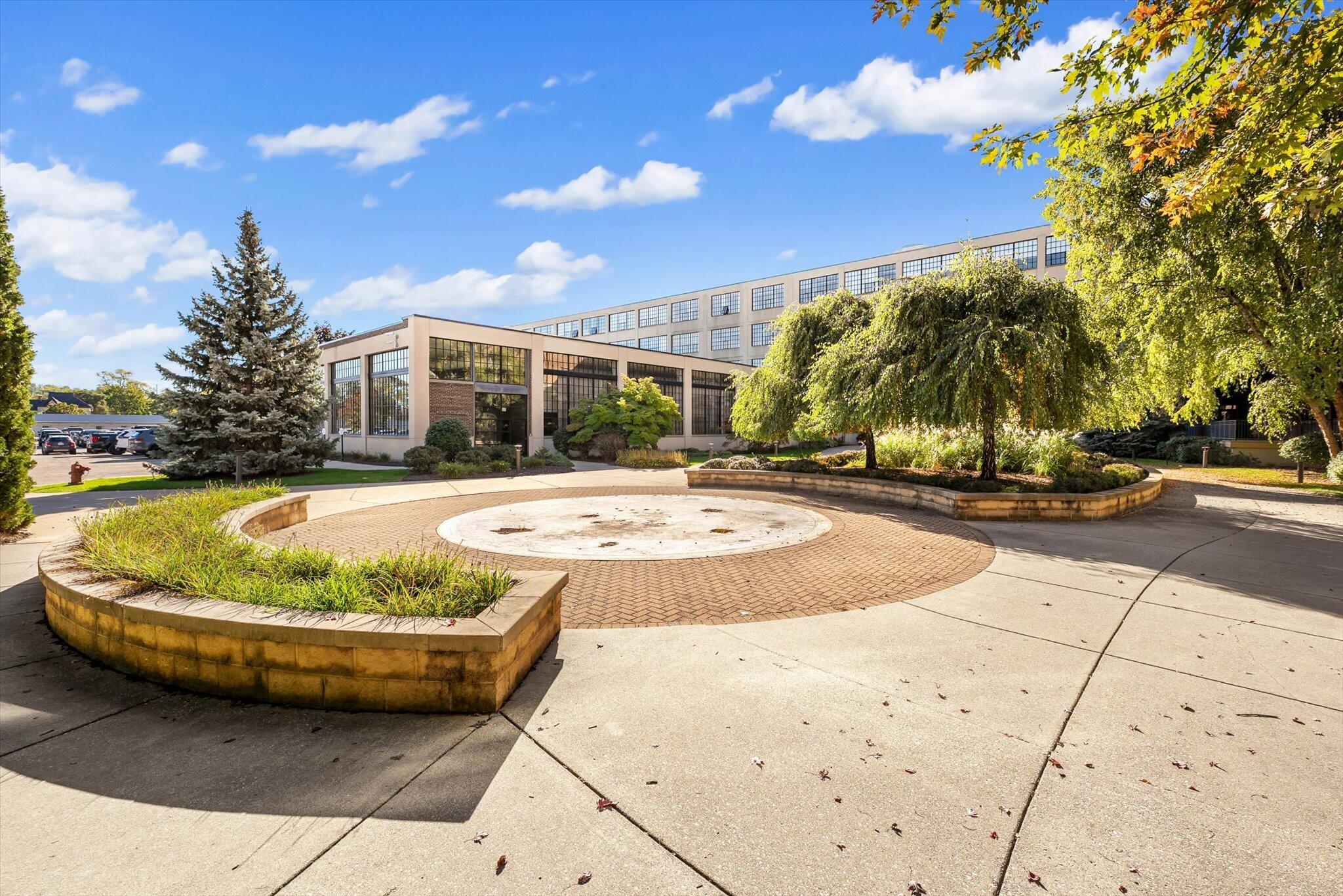 801 Broadway Avenue NW Grand Rapids MI 49504