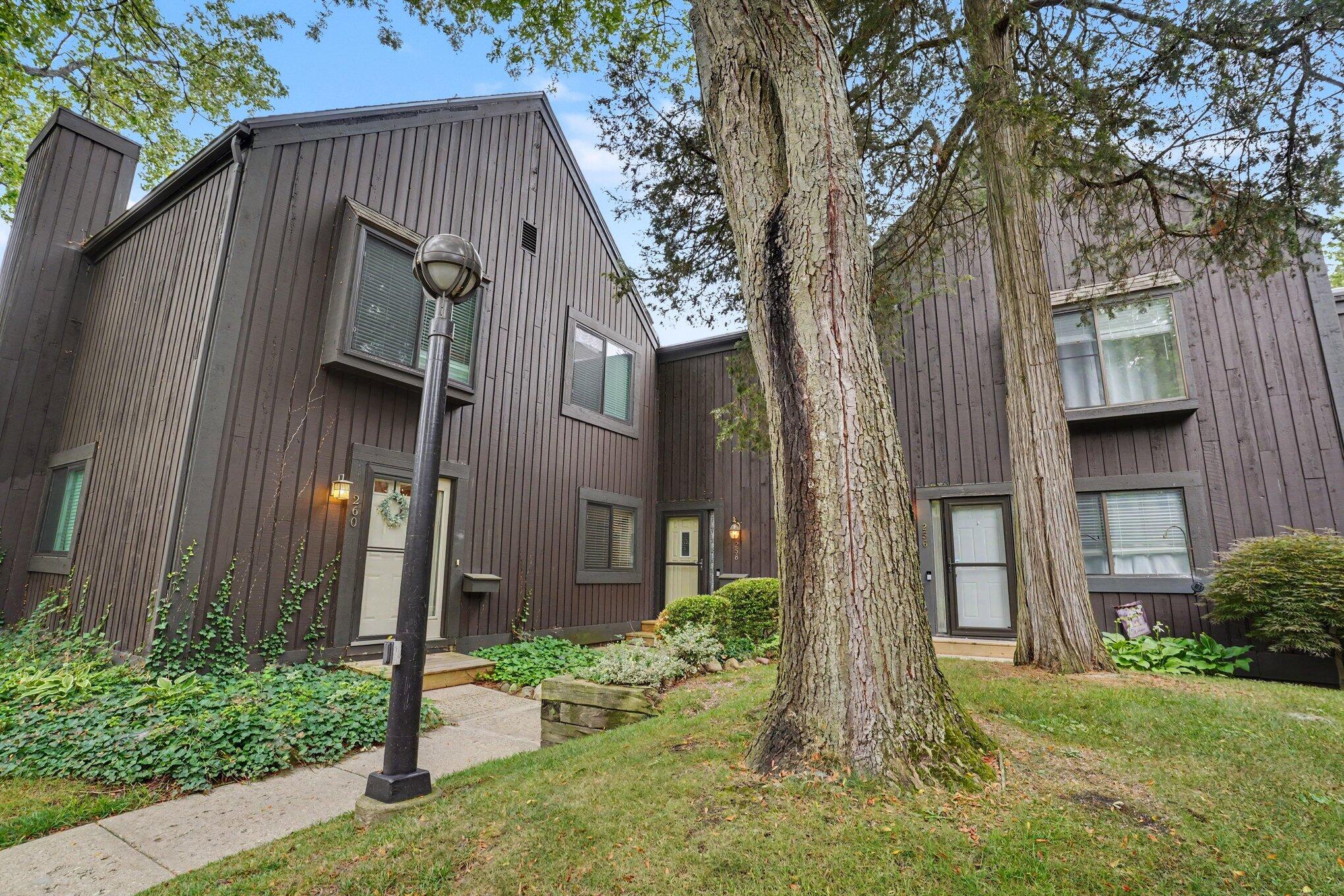 260 Dunbarton Court Kalamazoo MI 49006