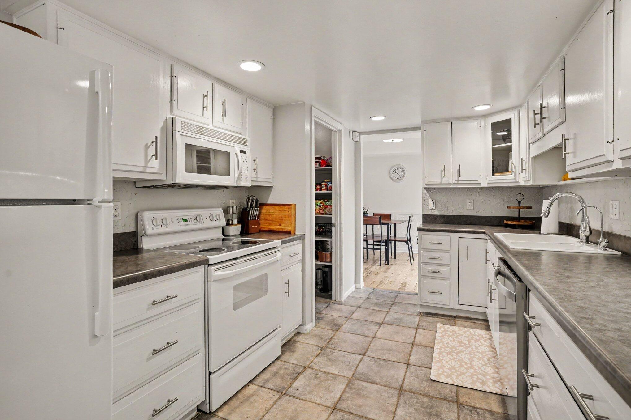 260 Dunbarton Court Kalamazoo MI 49006
