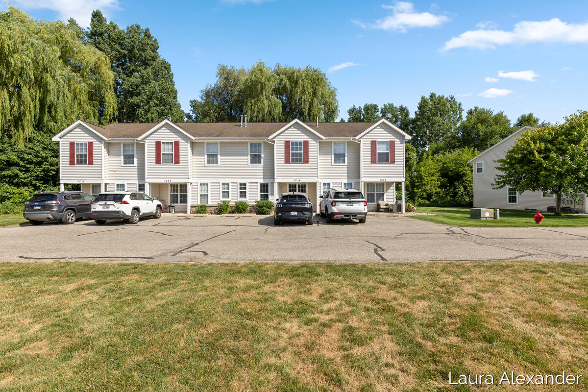 7034 S Cannon Place Drive NE Rockford MI 49341