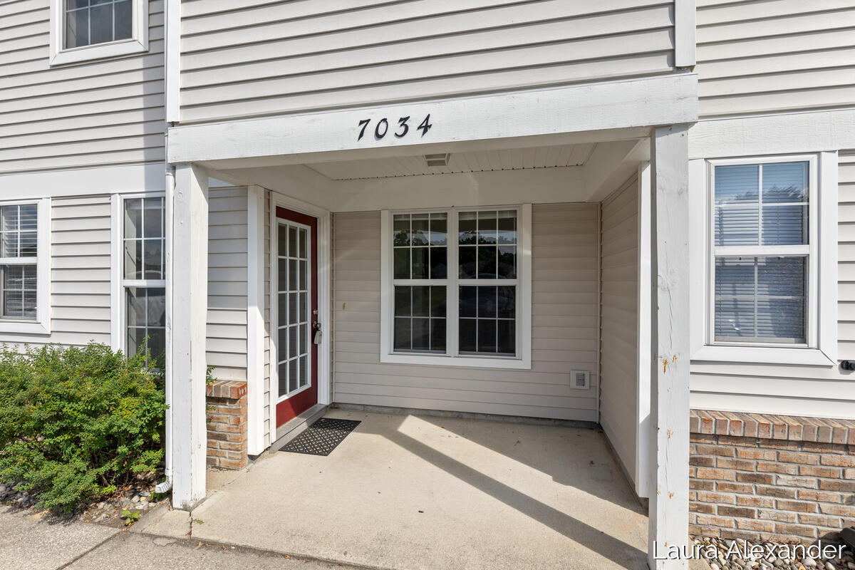 7034 S Cannon Place Drive NE Rockford MI 49341