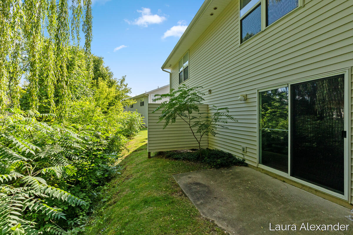 7034 S Cannon Place Drive NE Rockford MI 49341