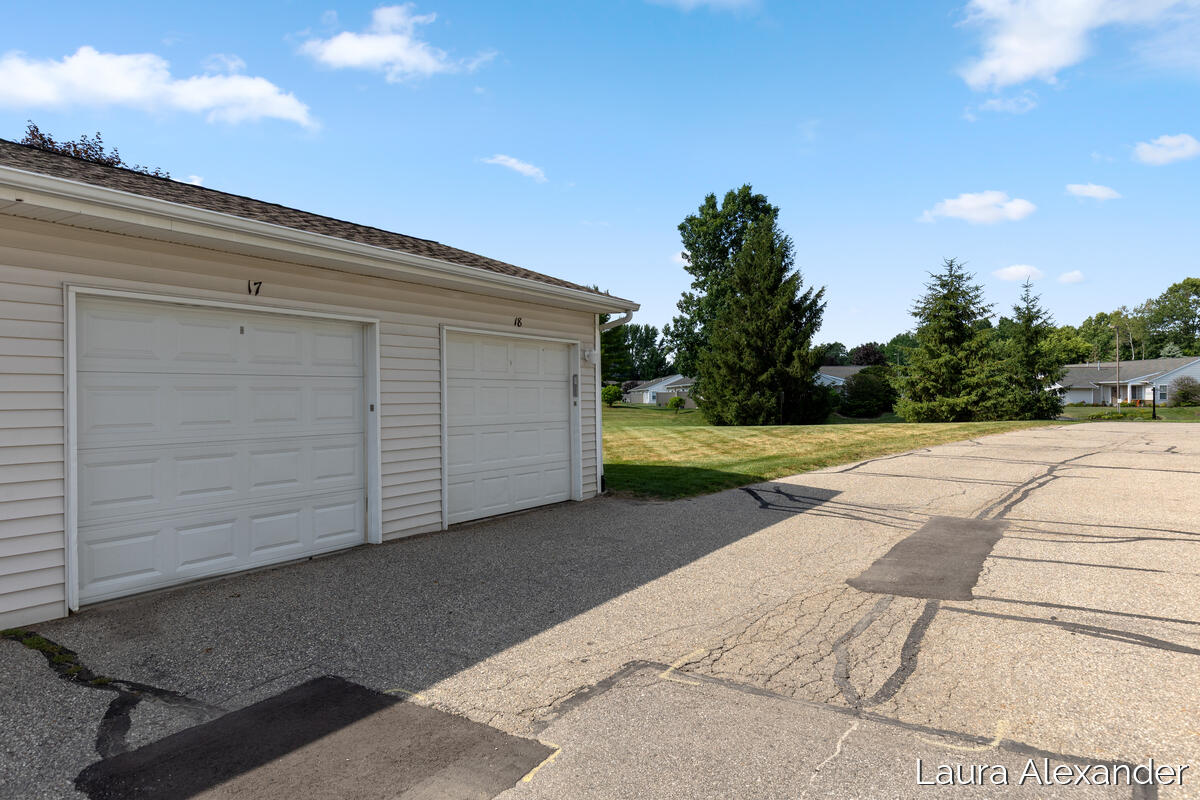 7034 S Cannon Place Drive NE Rockford MI 49341