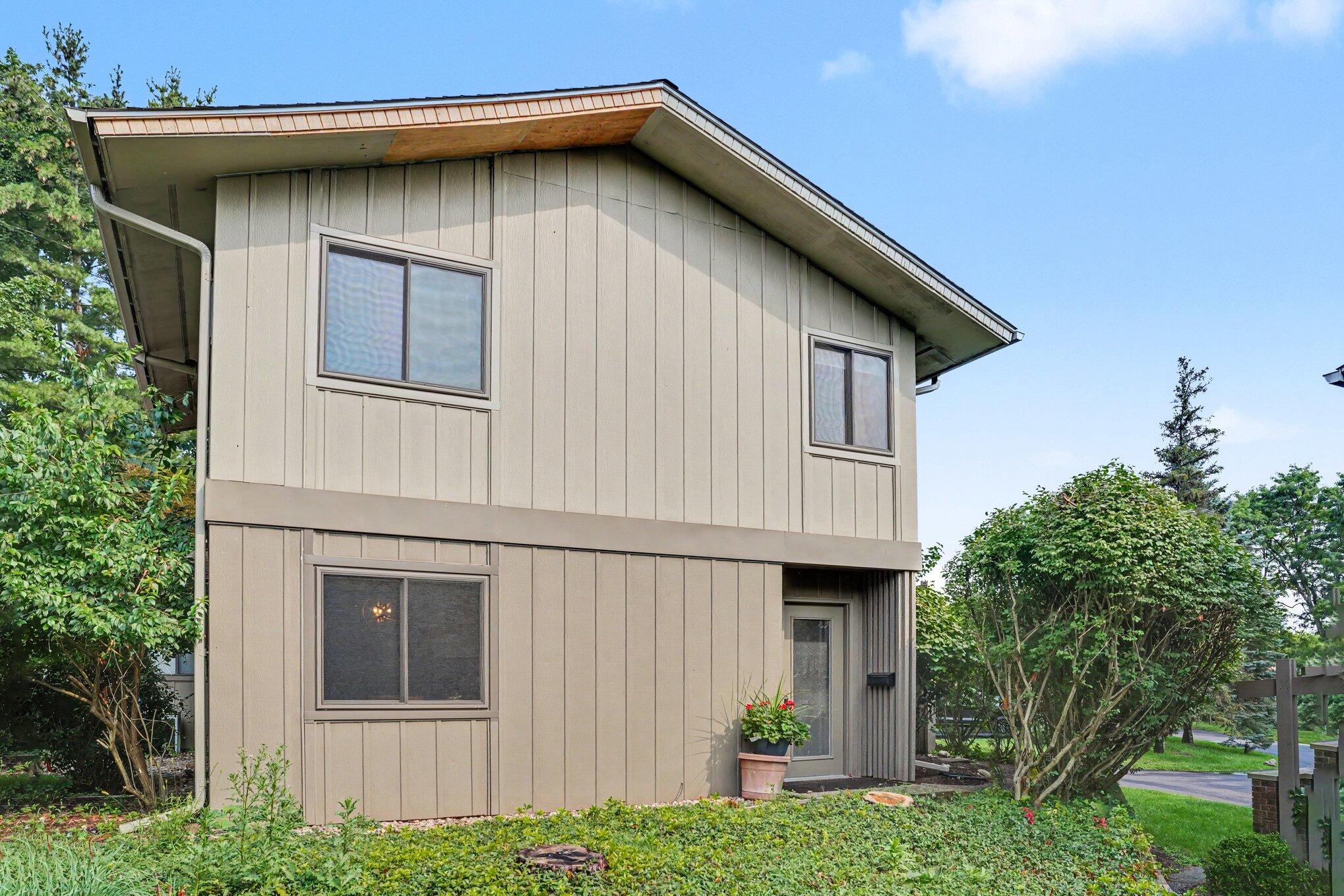 3814 Greenleaf Circle Kalamazoo MI 49008