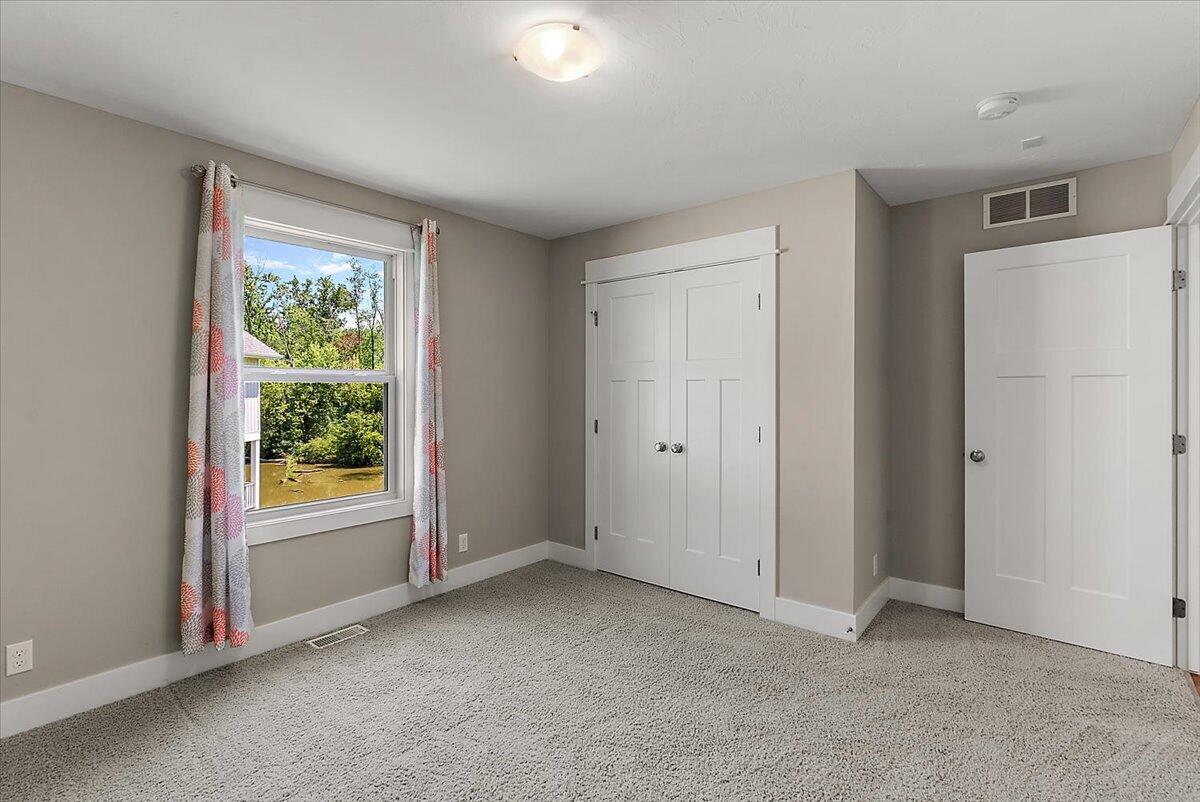 570 Riverbank Circle Zeeland MI 49464