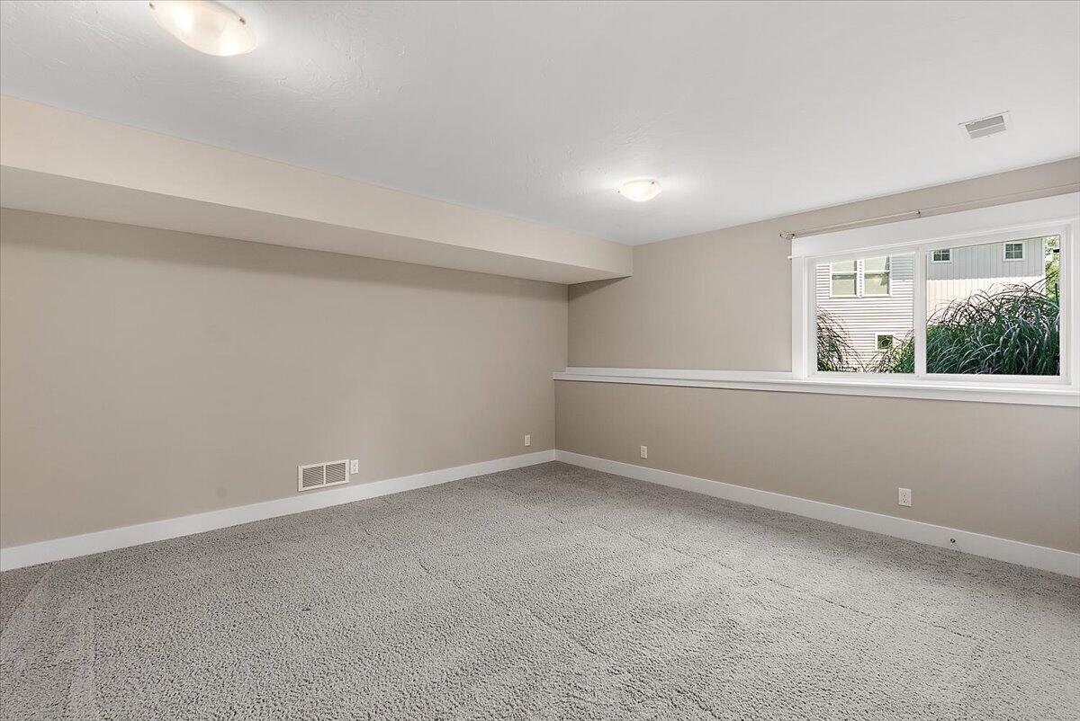 570 Riverbank Circle Zeeland MI 49464