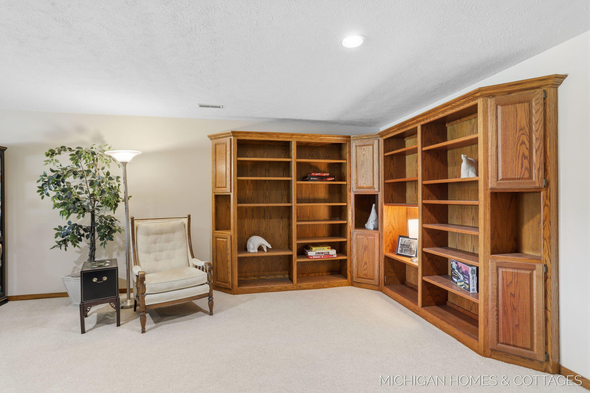 1644 Lakeview Drive Zeeland MI 49464