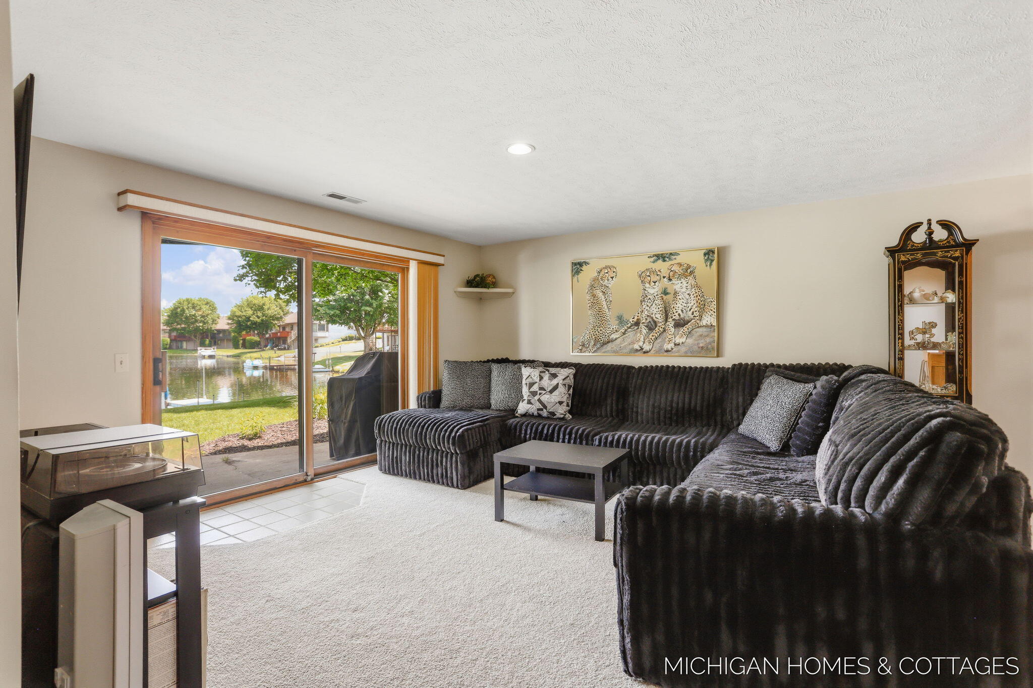 1644 Lakeview Drive Zeeland MI 49464