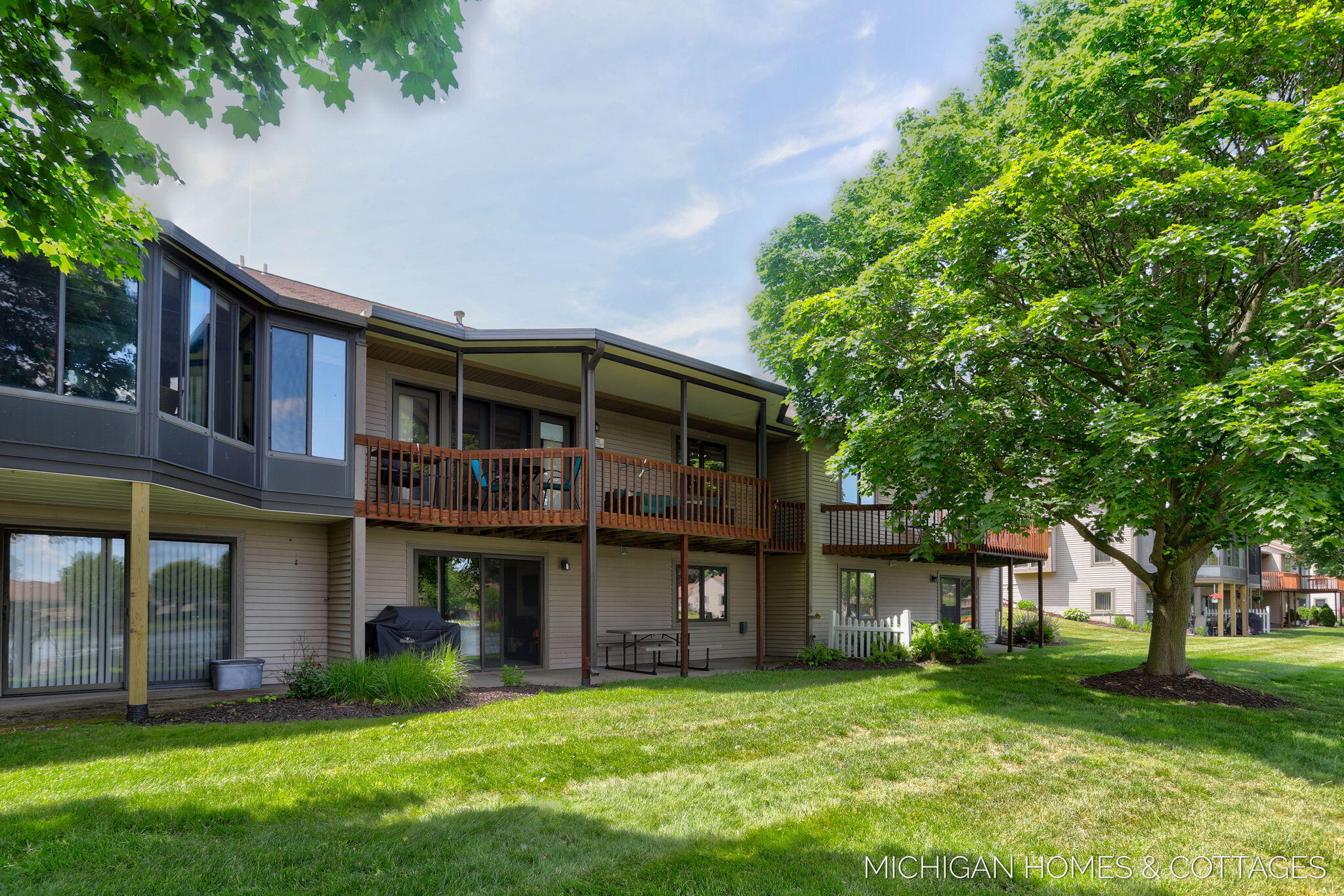 1644 Lakeview Drive Zeeland MI 49464