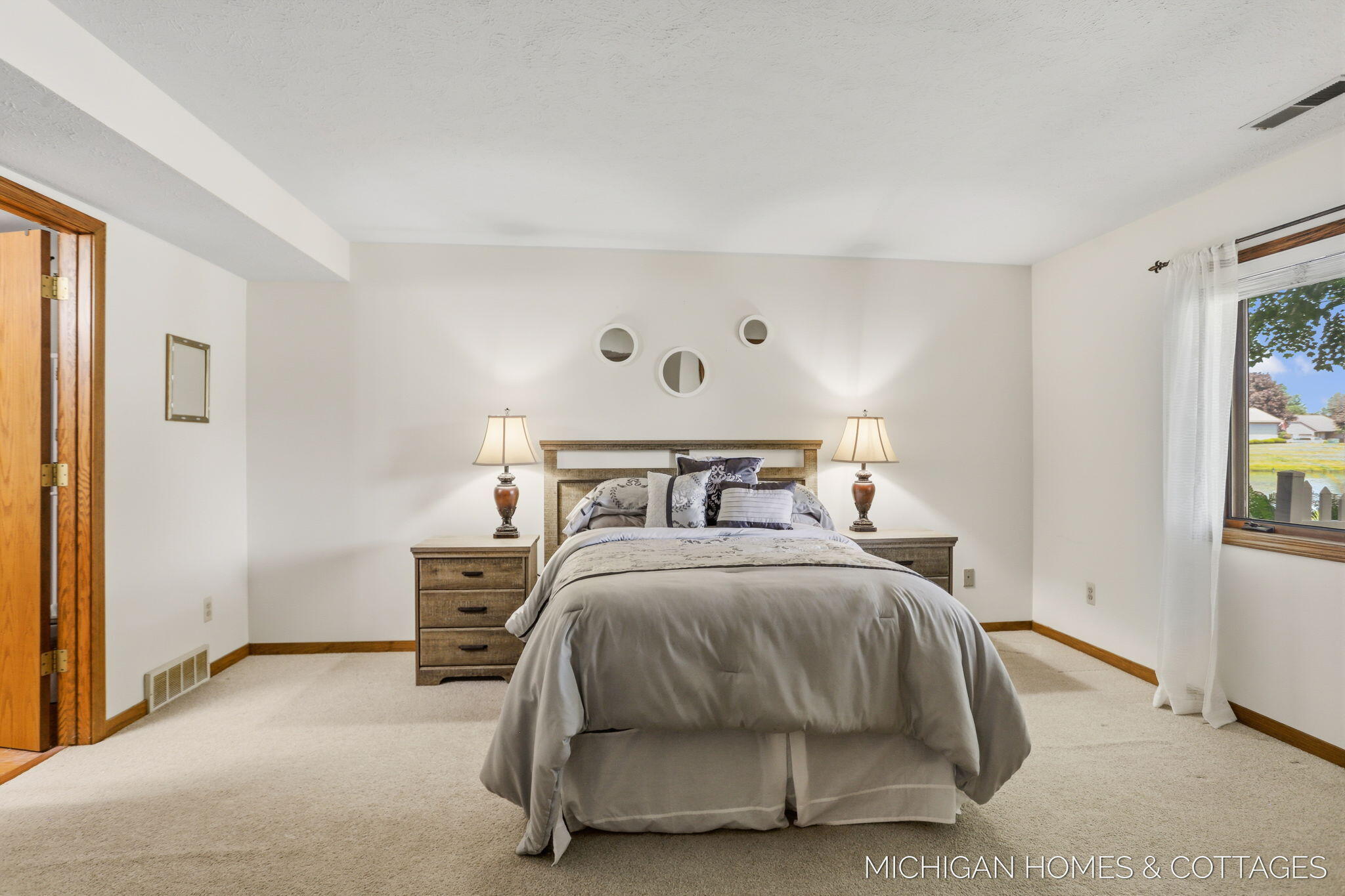 1644 Lakeview Drive Zeeland MI 49464