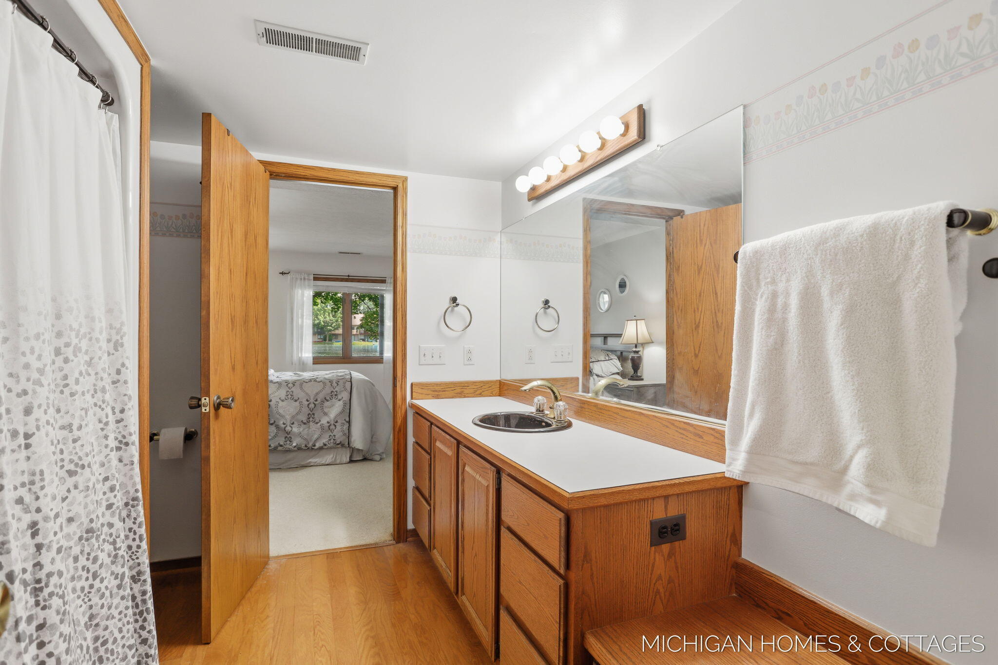 1644 Lakeview Drive Zeeland MI 49464
