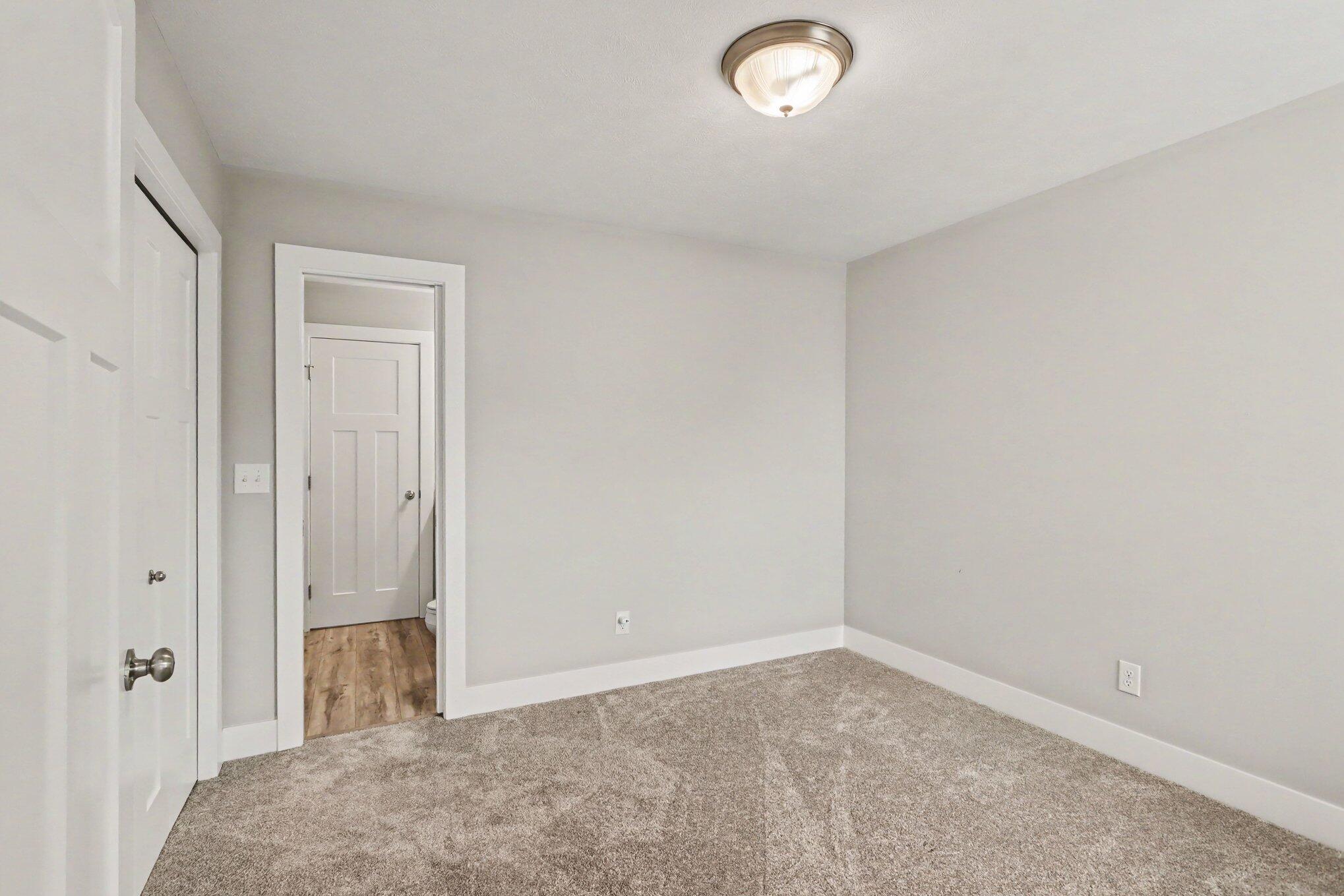 1243 S Village Circle Kalamazoo MI 49009