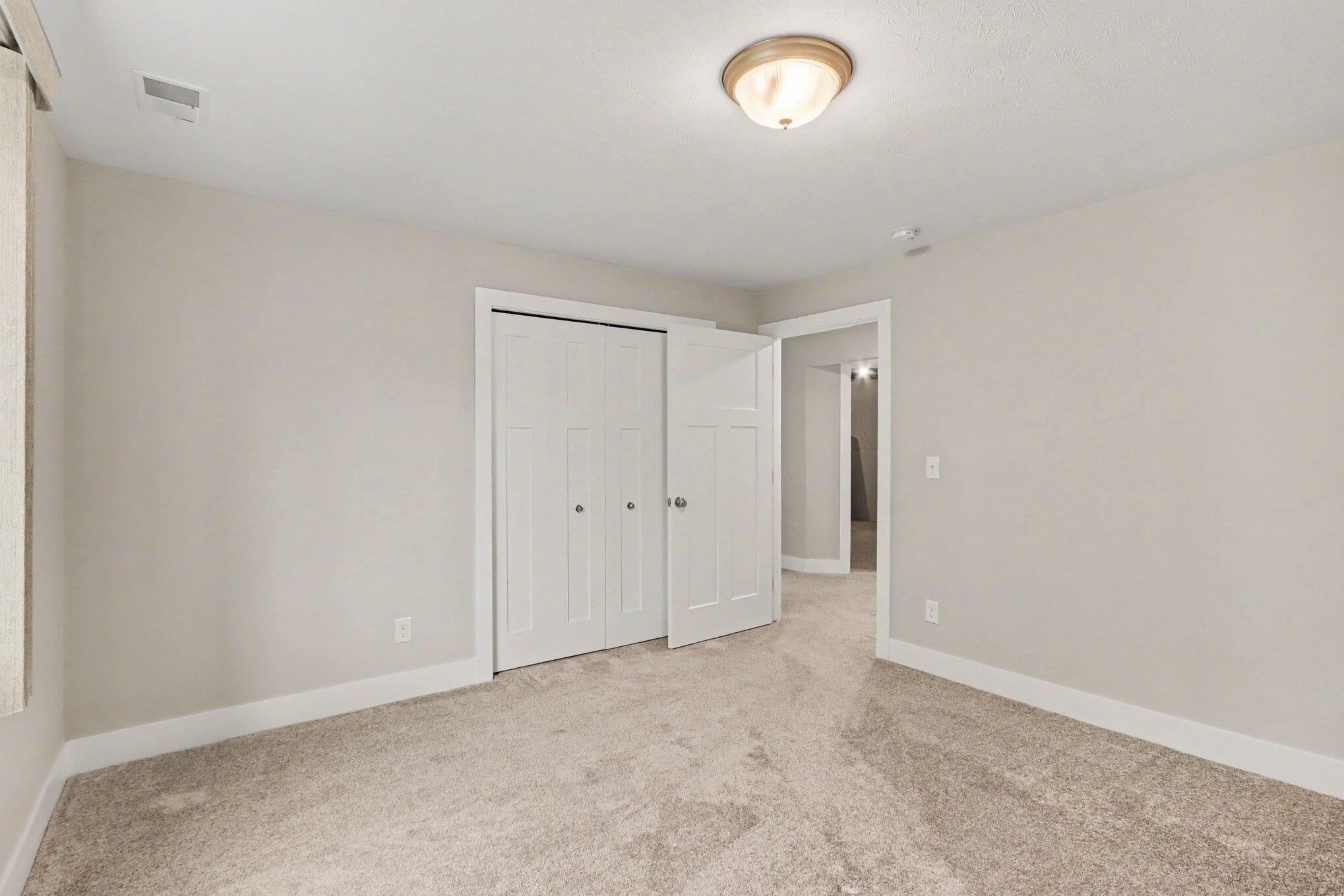 1243 S Village Circle Kalamazoo MI 49009