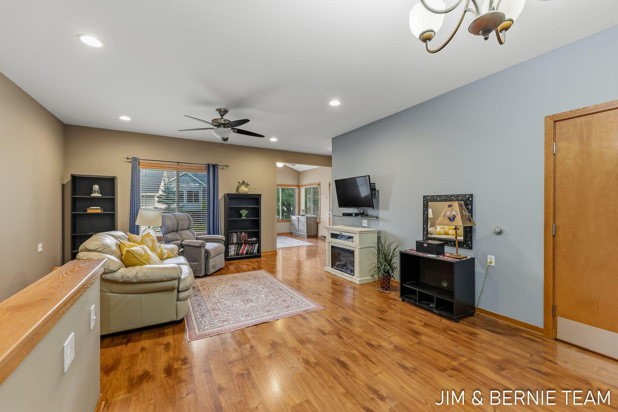 1074 Barrington NW Grand Rapids MI 49534
