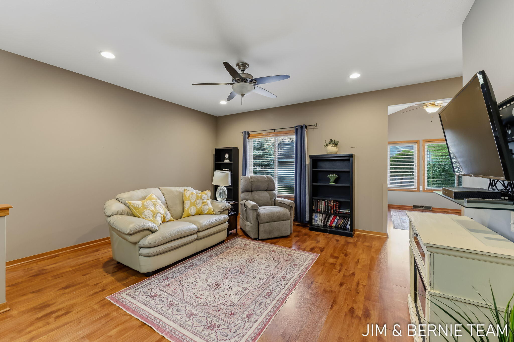 1074 Barrington NW Grand Rapids MI 49534