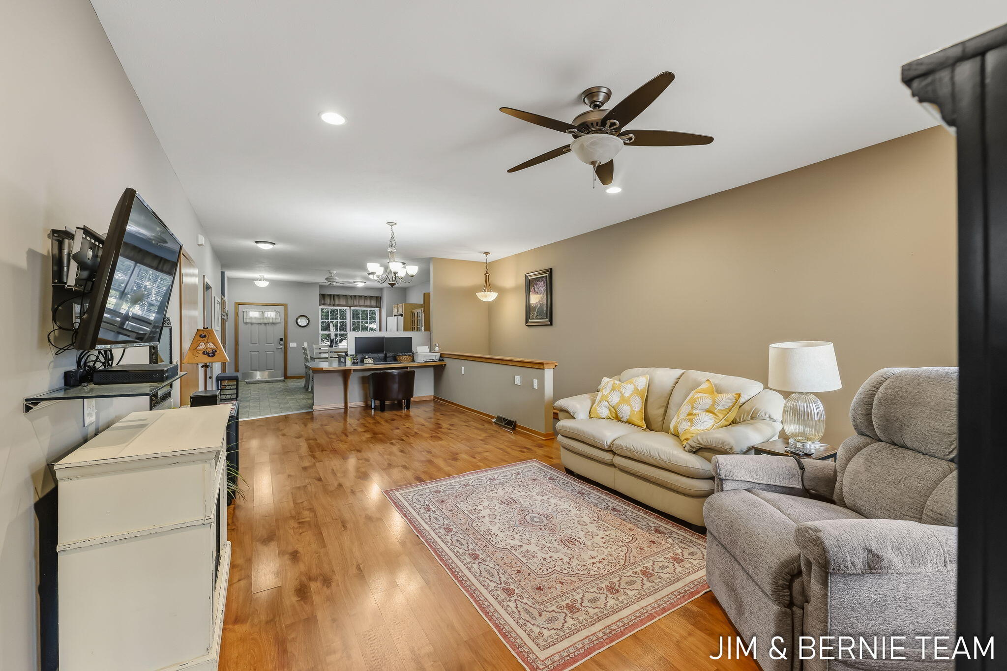 1074 Barrington NW Grand Rapids MI 49534