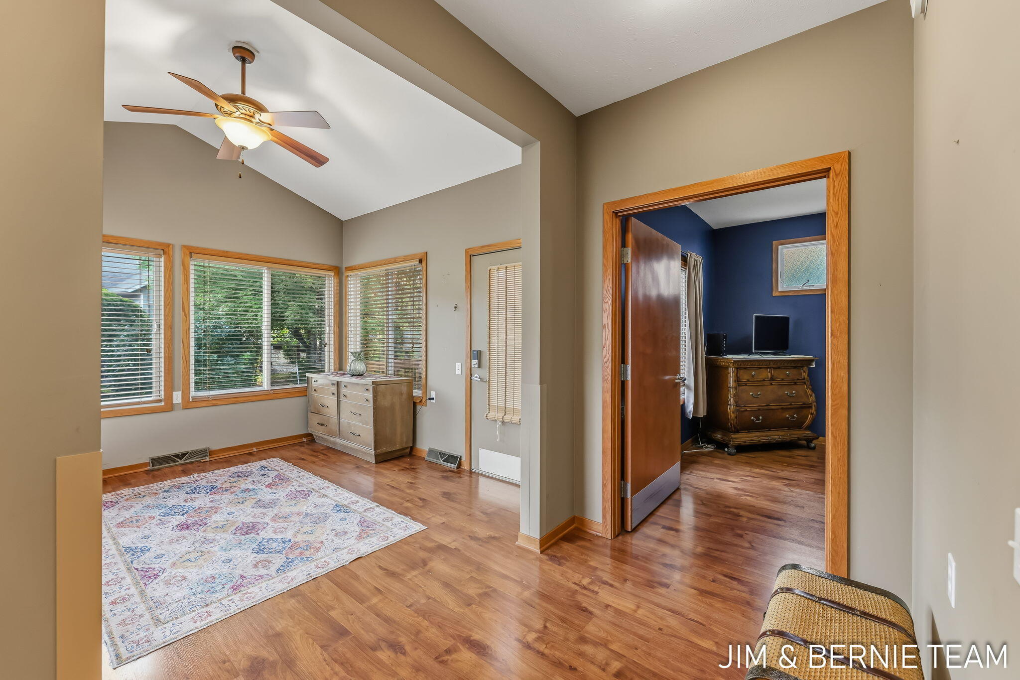 1074 Barrington NW Grand Rapids MI 49534