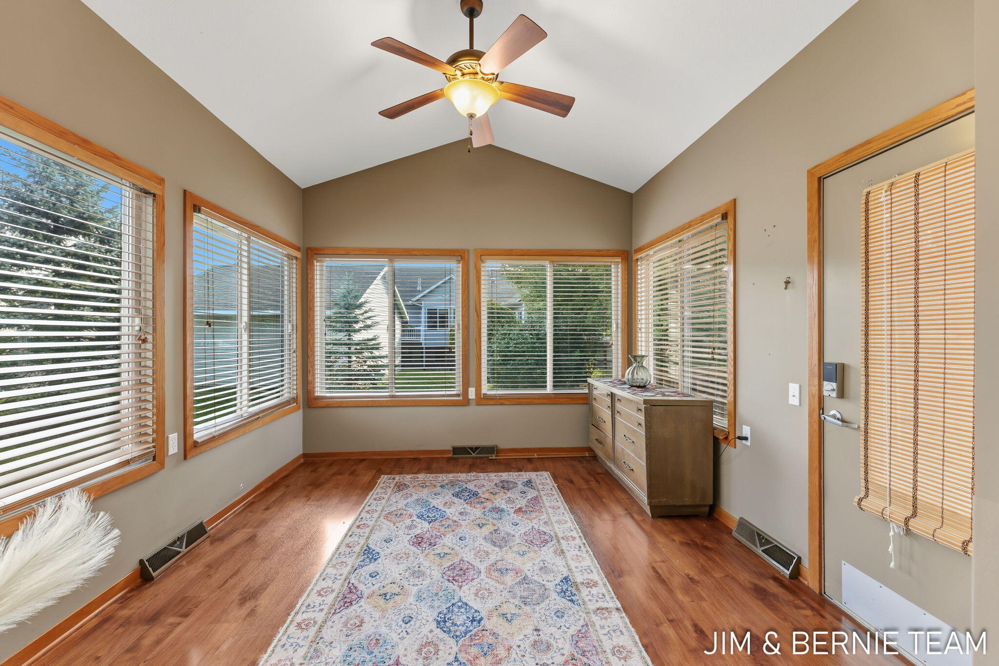 1074 Barrington NW Grand Rapids MI 49534