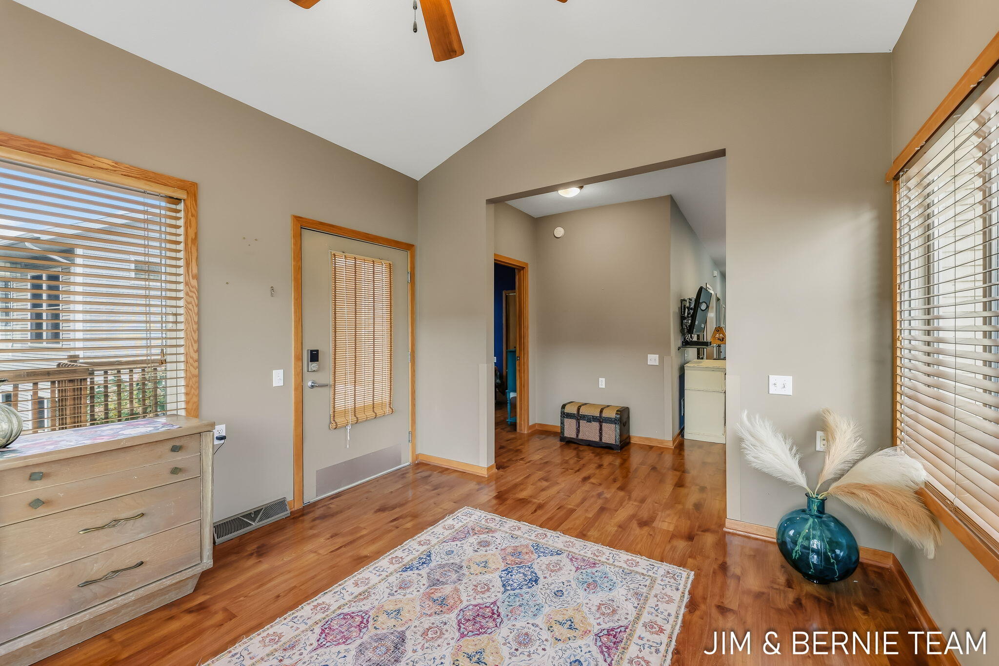 1074 Barrington NW Grand Rapids MI 49534