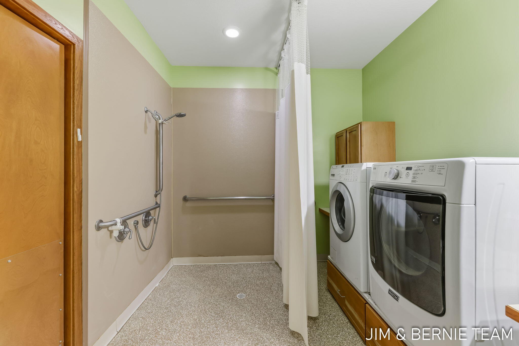 1074 Barrington NW Grand Rapids MI 49534