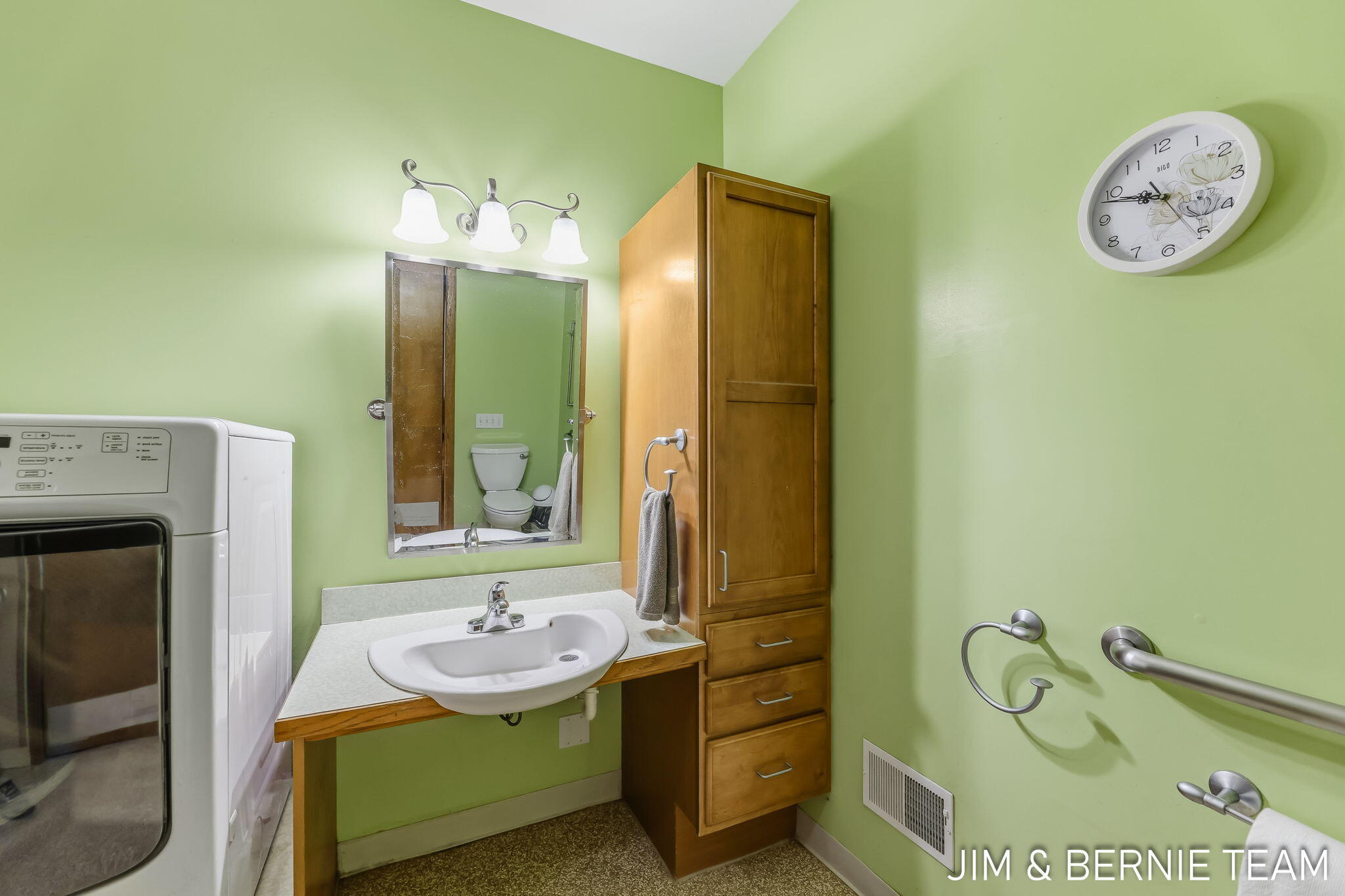 1074 Barrington NW Grand Rapids MI 49534