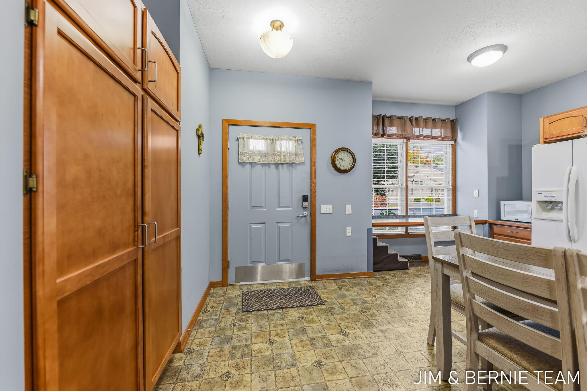 1074 Barrington NW Grand Rapids MI 49534