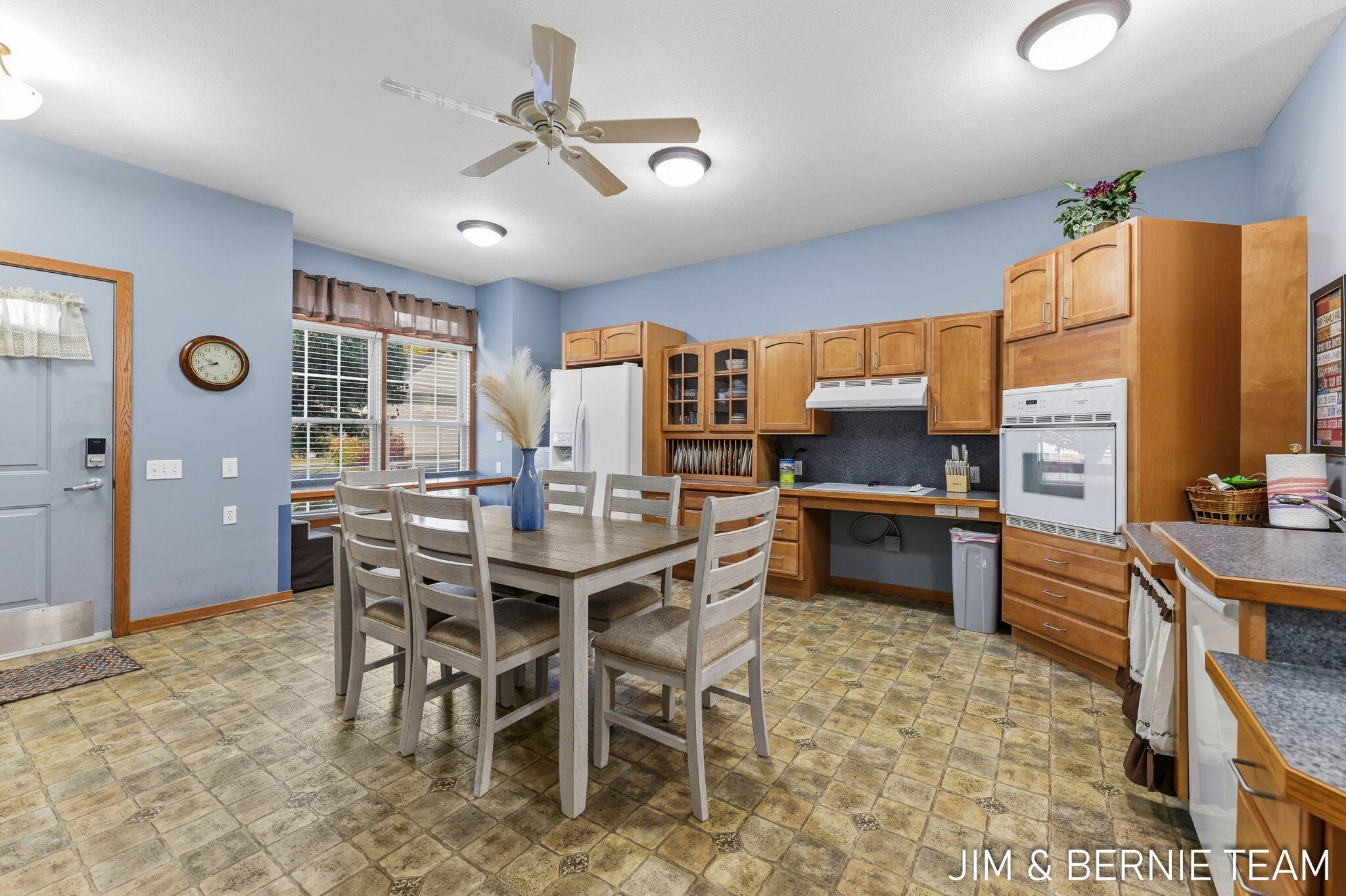 1074 Barrington NW Grand Rapids MI 49534