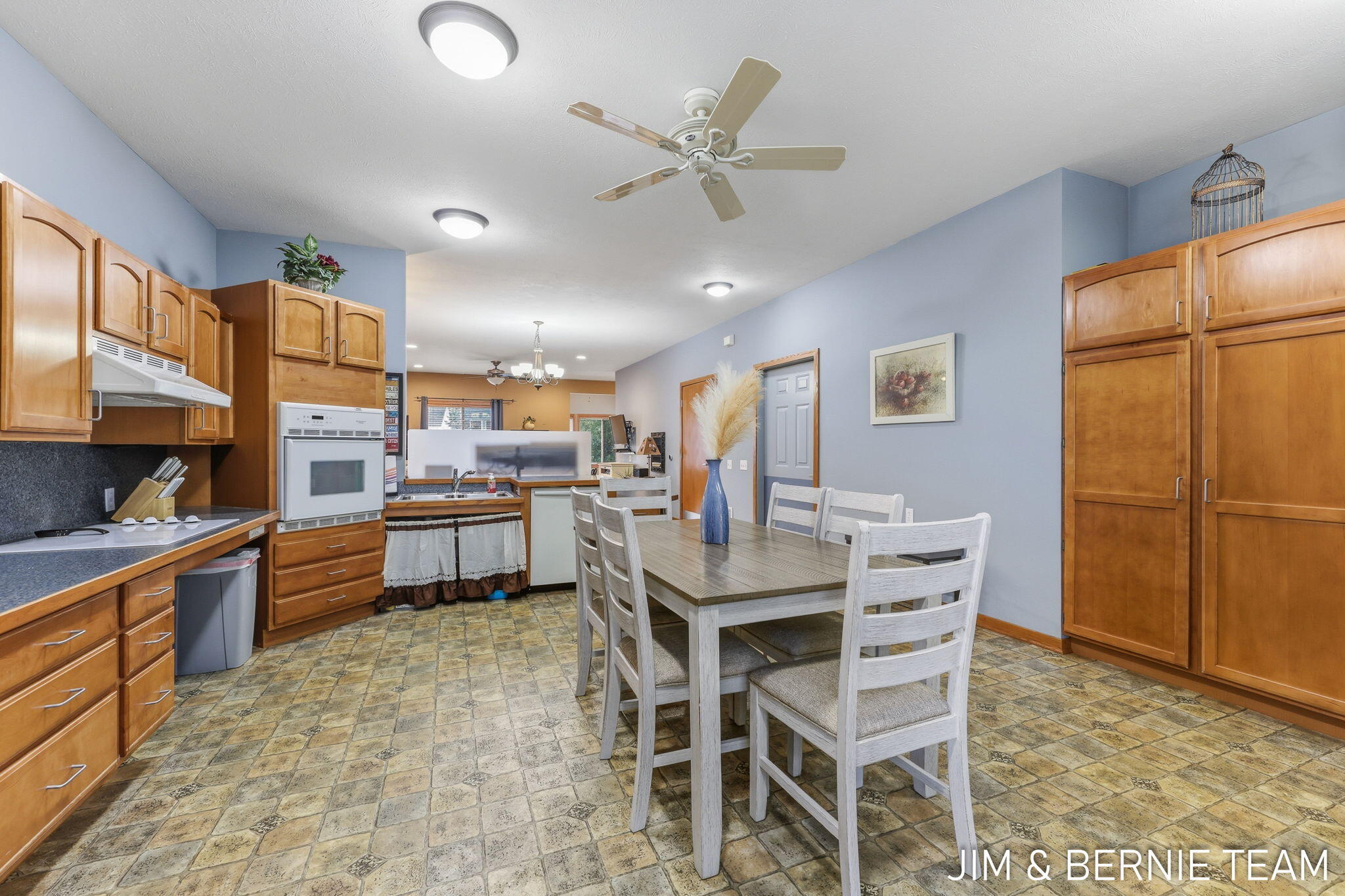 1074 Barrington NW Grand Rapids MI 49534