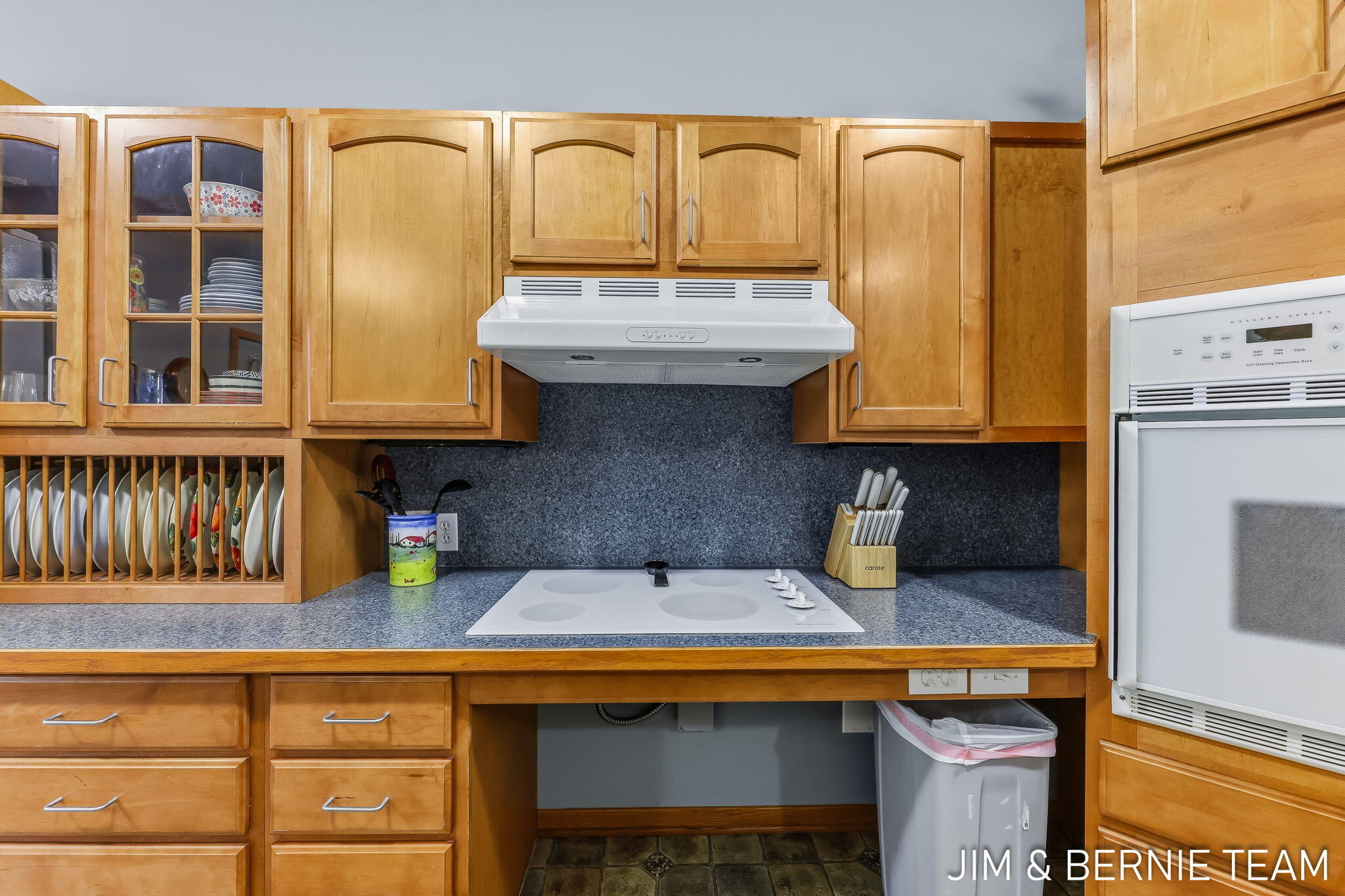 1074 Barrington NW Grand Rapids MI 49534