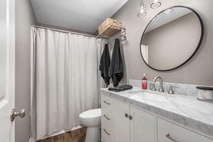 194 Hickory Valley Drive Kalamazoo MI 49009