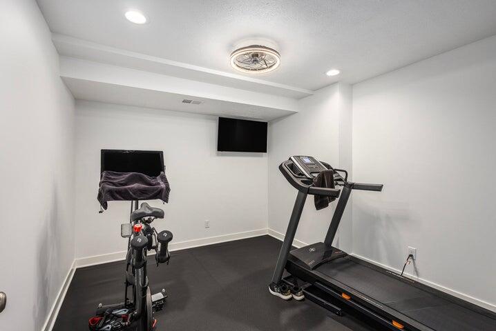 194 Hickory Valley Drive Kalamazoo MI 49009