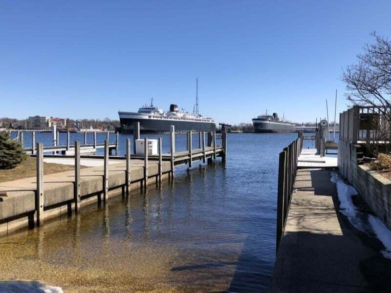 84 Harbor Drive Ludington MI 49431