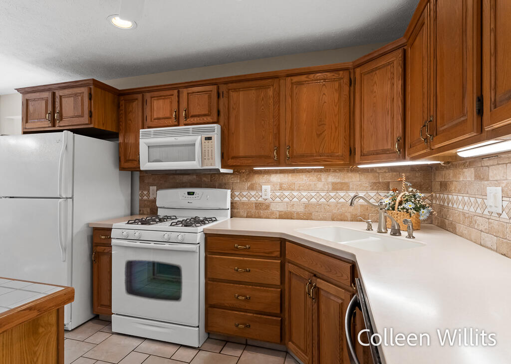 31 Skyline Circle NW Grand Rapids MI 49504