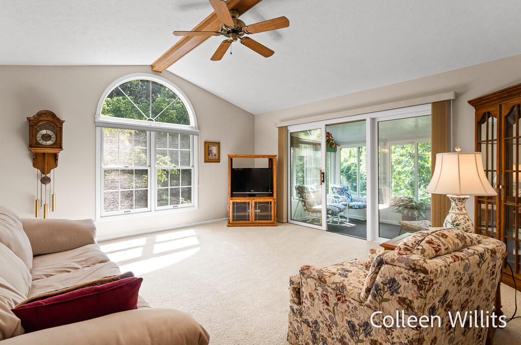 31 Skyline Circle NW Grand Rapids MI 49504