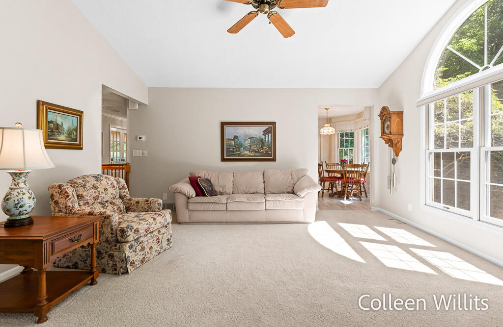 31 Skyline Circle NW Grand Rapids MI 49504