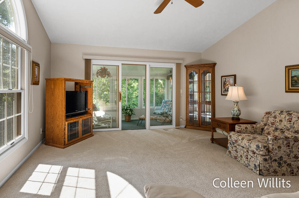 31 Skyline Circle NW Grand Rapids MI 49504