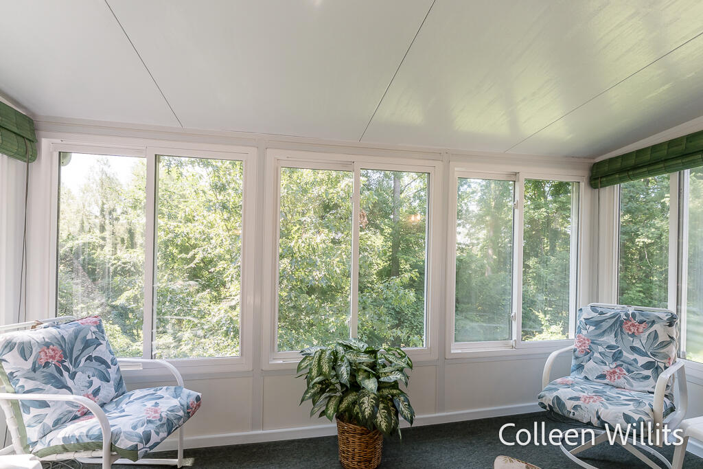 31 Skyline Circle NW Grand Rapids MI 49504