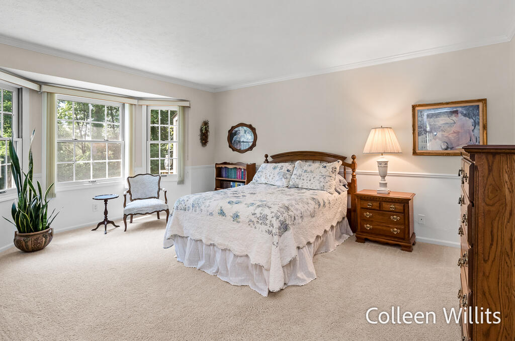31 Skyline Circle NW Grand Rapids MI 49504