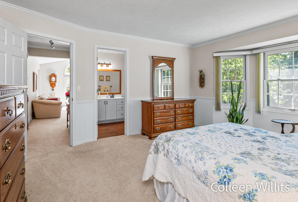 31 Skyline Circle NW Grand Rapids MI 49504