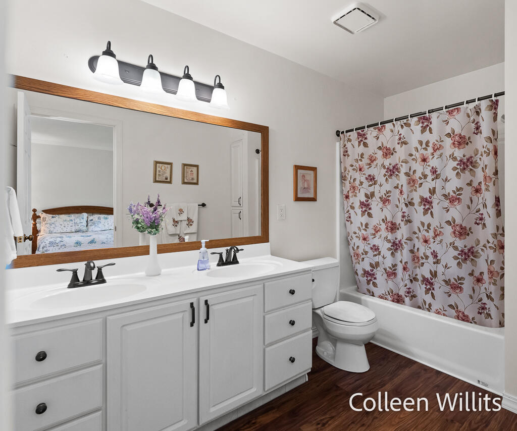 31 Skyline Circle NW Grand Rapids MI 49504