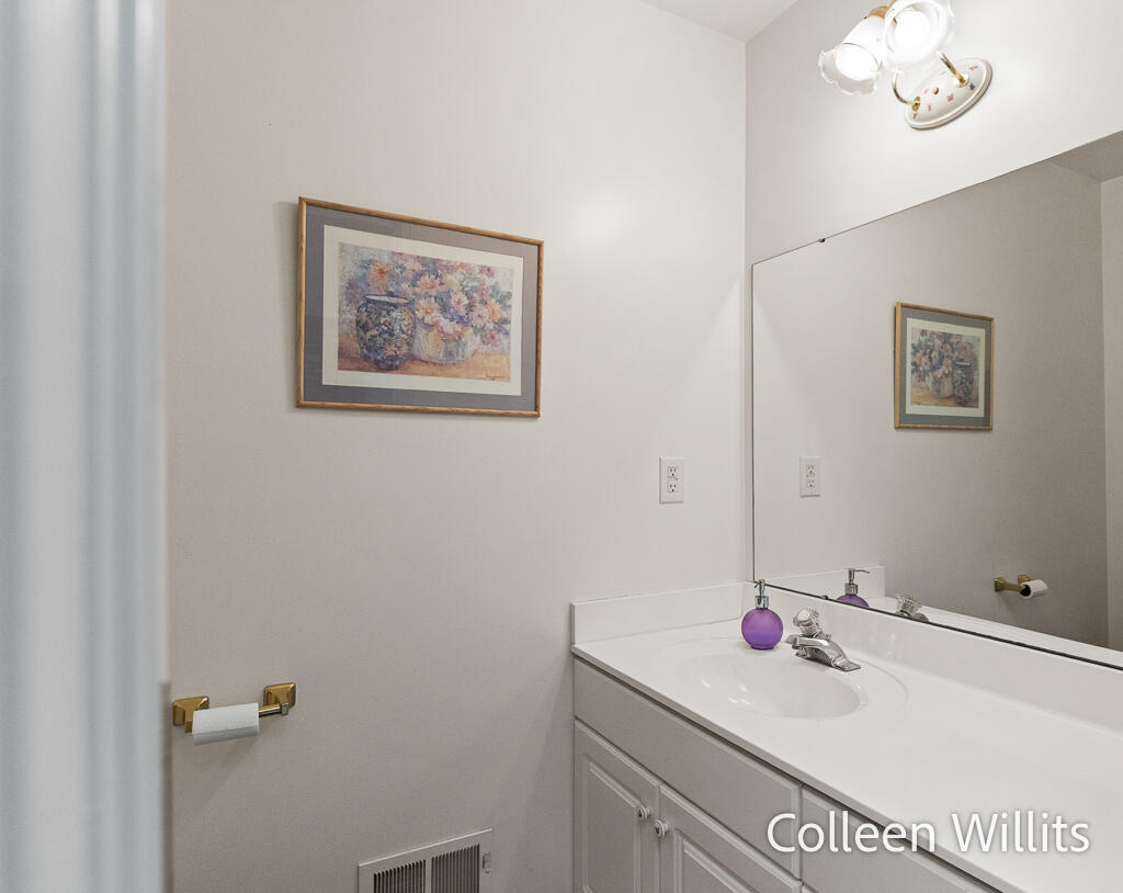 31 Skyline Circle NW Grand Rapids MI 49504