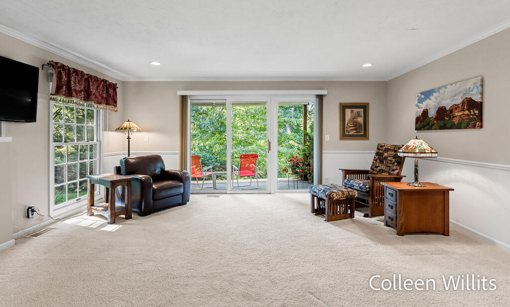31 Skyline Circle NW Grand Rapids MI 49504