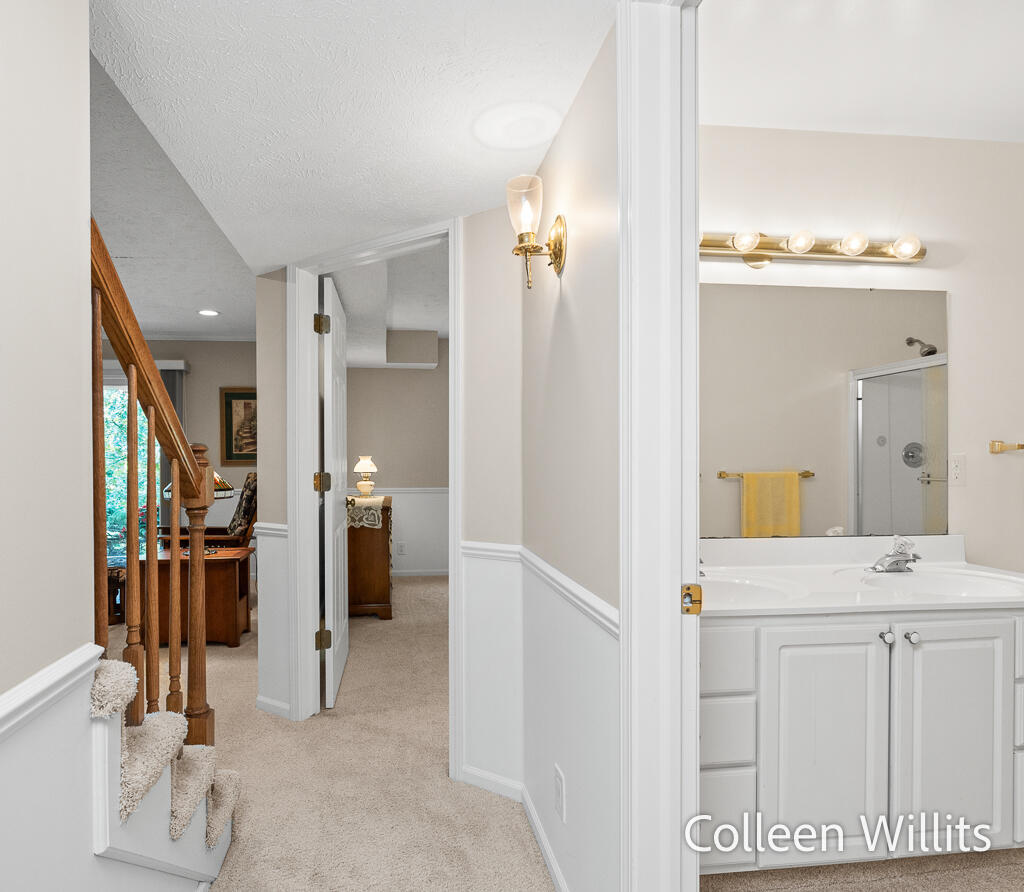 31 Skyline Circle NW Grand Rapids MI 49504