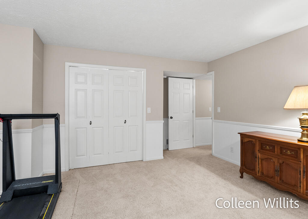 31 Skyline Circle NW Grand Rapids MI 49504