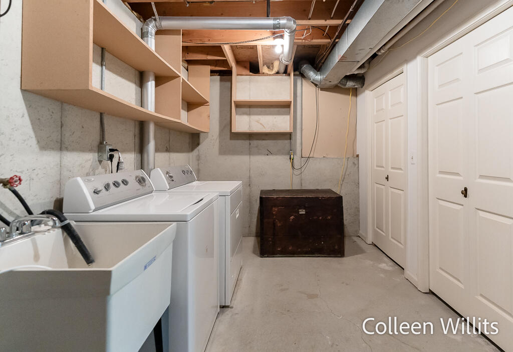 31 Skyline Circle NW Grand Rapids MI 49504