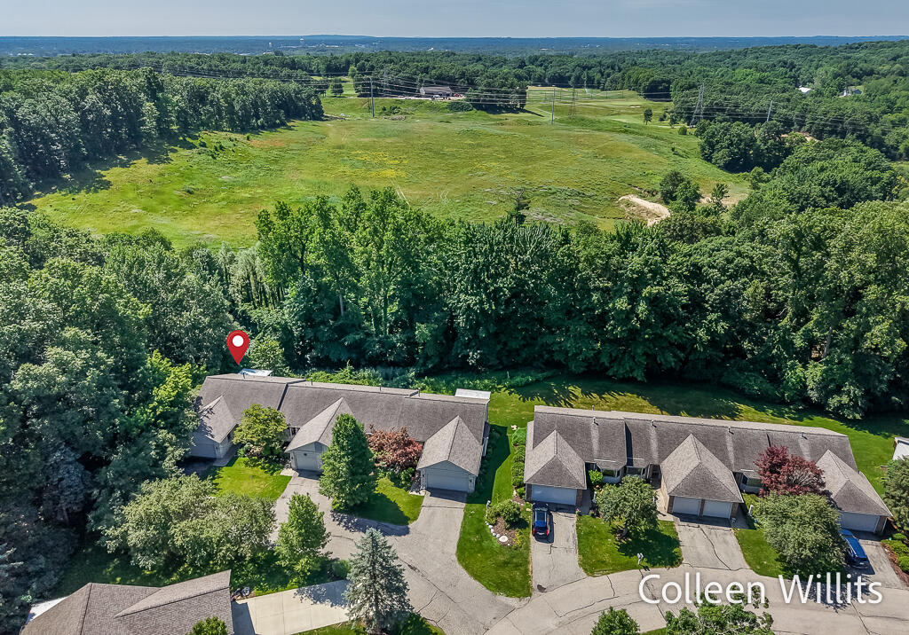 31 Skyline Circle NW Grand Rapids MI 49504