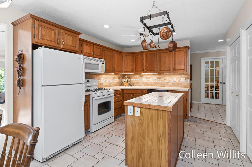 31 Skyline Circle NW Grand Rapids MI 49504