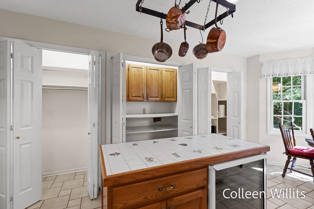 31 Skyline Circle NW Grand Rapids MI 49504