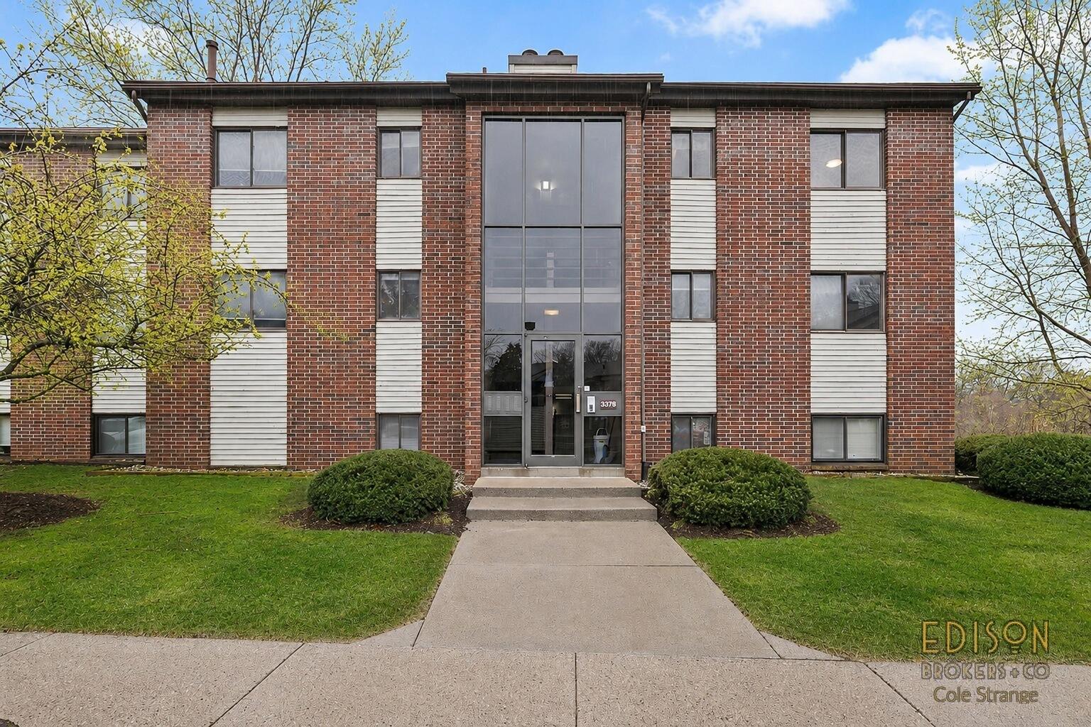 3378 Devonwood Hills NE Grand Rapids MI 49525
